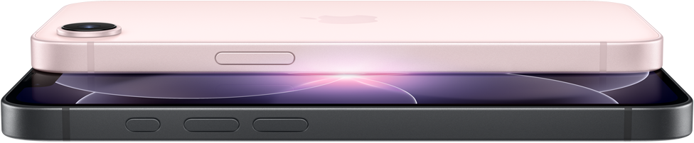 Siden og baksiden av iPhone 17e i myk rosa i liggende retning, siden og baksiden av iPhone 17e i svart i liggende retning